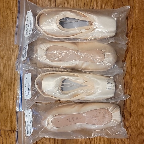 Bloch Serenade 4.5 D pointe shoes - Picture 2 of 2